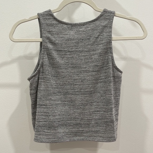Dynamite Grey Crop Top - Picture 2 of 4
